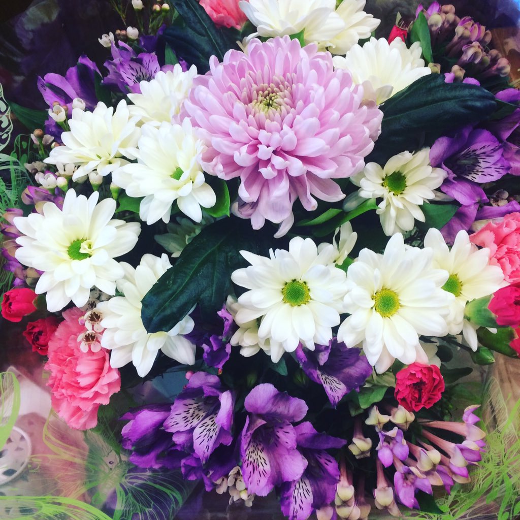 farehamflowers's tweet photo. #flowers #busymonday https://t.co/7oyTUvKu6n