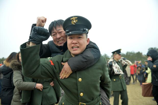 ‘빨간 명찰’ 972명 탄생
bit.ly/1Uneqos