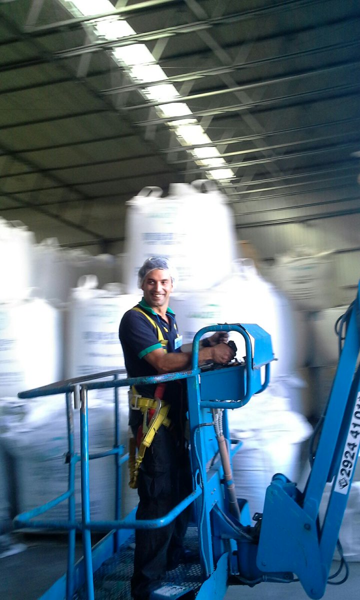 suresis's tweet image. Trabajamos felices. ....eso no tiene precio.