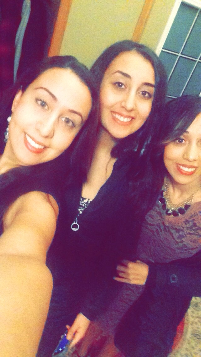 FemmeFitale4's tweet photo. My sisters and I during Christmas celebrations #family #keepsmewell #mbwellness https://t.co/EL5yrHAfGt