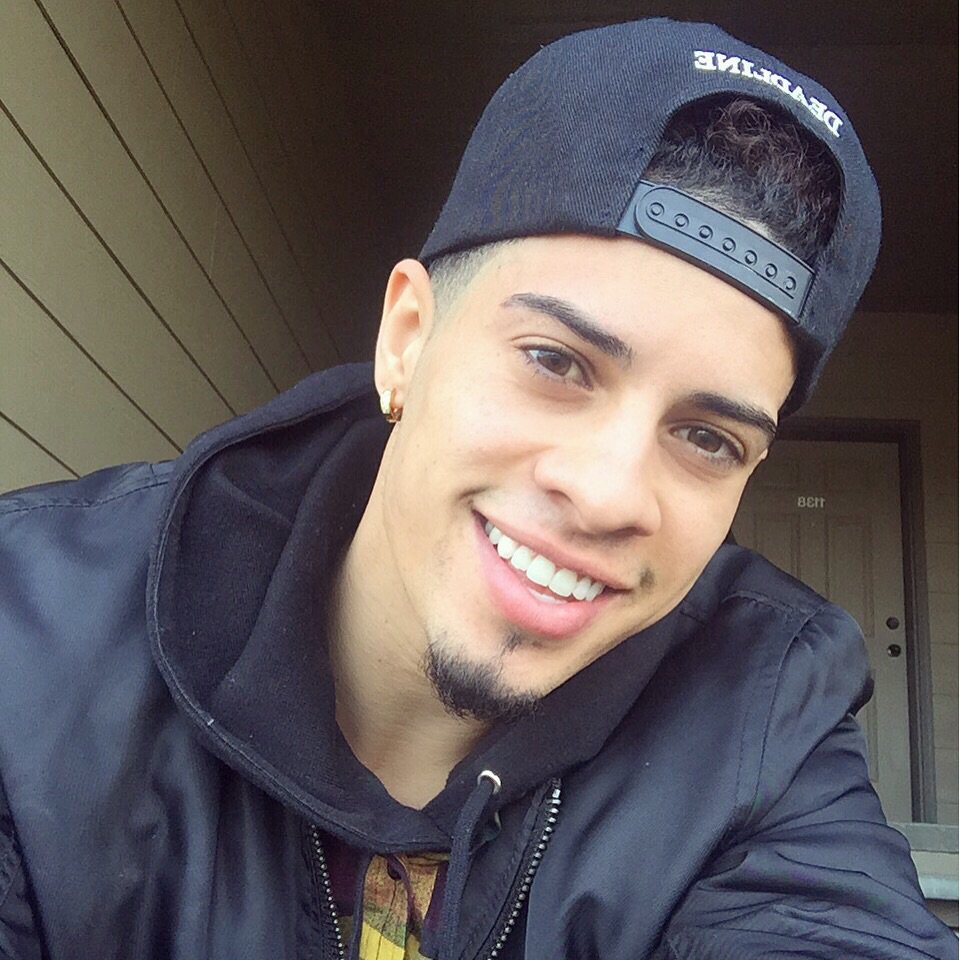 AustinMcbroom's tweet photo. It's been a while.... https://t.co/QzUKIQXBha