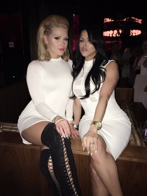 1 pic. #whiteparty #loveher #avn2016 https://t.co/rFpyOOR4ua