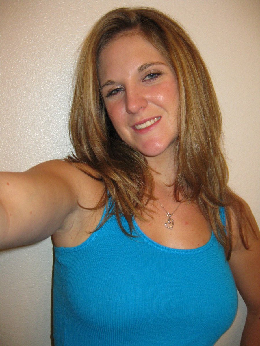 NiceRatios's tweet photo. Check out this https://t.co/nxXzVwAwLE willow self shot. Watch her showing her killer body on her awesome selfie. :) https://t.co/yhxbltTDsW