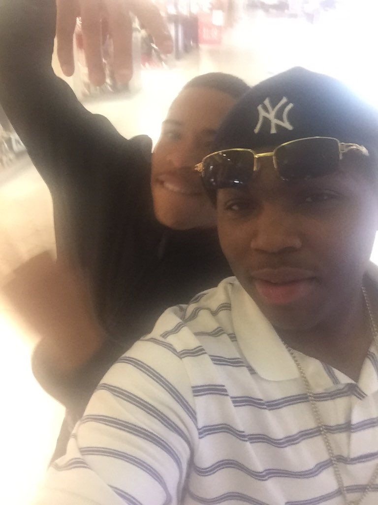 Jamion_getn_itn's tweet photo. #finessegang #backtotheshit they then finally let me out that thang @Callme_Tre4 https://t.co/HoFDDtSZ9r