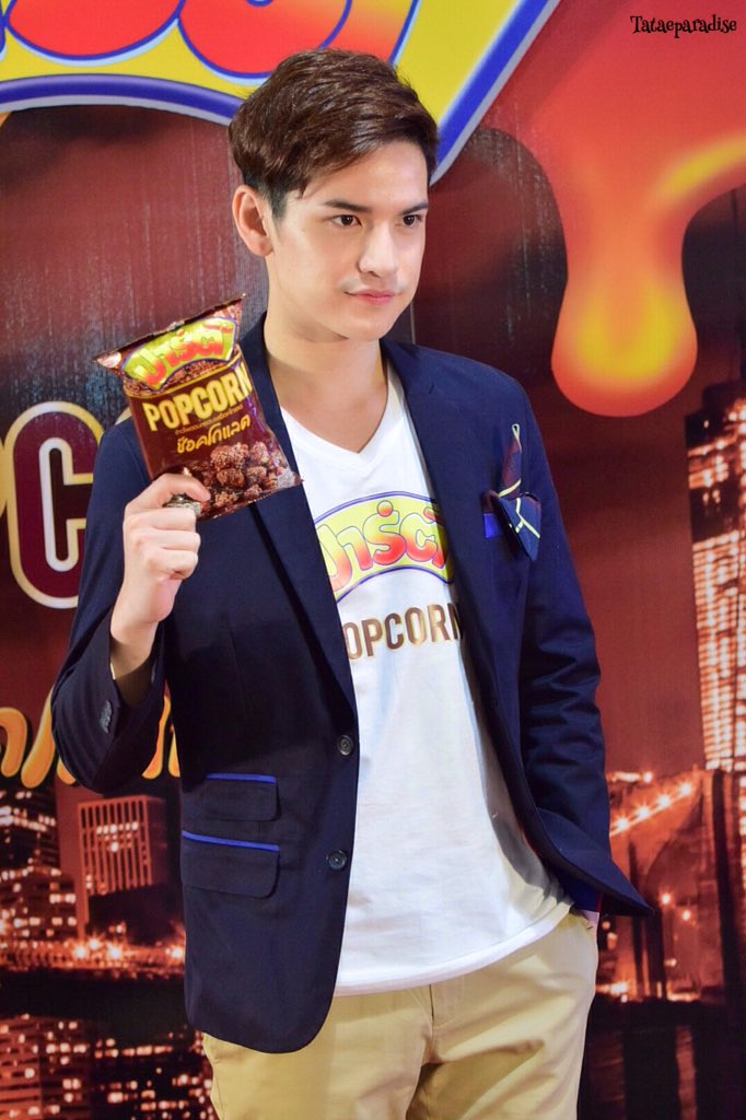 TataeIstheBest's tweet photo. หล่อออ อือ ก็หล่อ. อ่ะ จะต้องบรรยายอะไรอีก 😚💕 @TaoPhiangphor #Partypopcorn https://t.co/q9DUs1z1EN