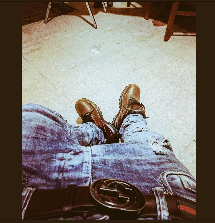 AIRPORTTONEFLY's tweet photo. Still got these blends 👌🏾 from back in the day 👞💦 #Throwbacks #TrappinIT #AT✈️ #FeathersDrippin🍂 https://t.co/FeqarS93EX