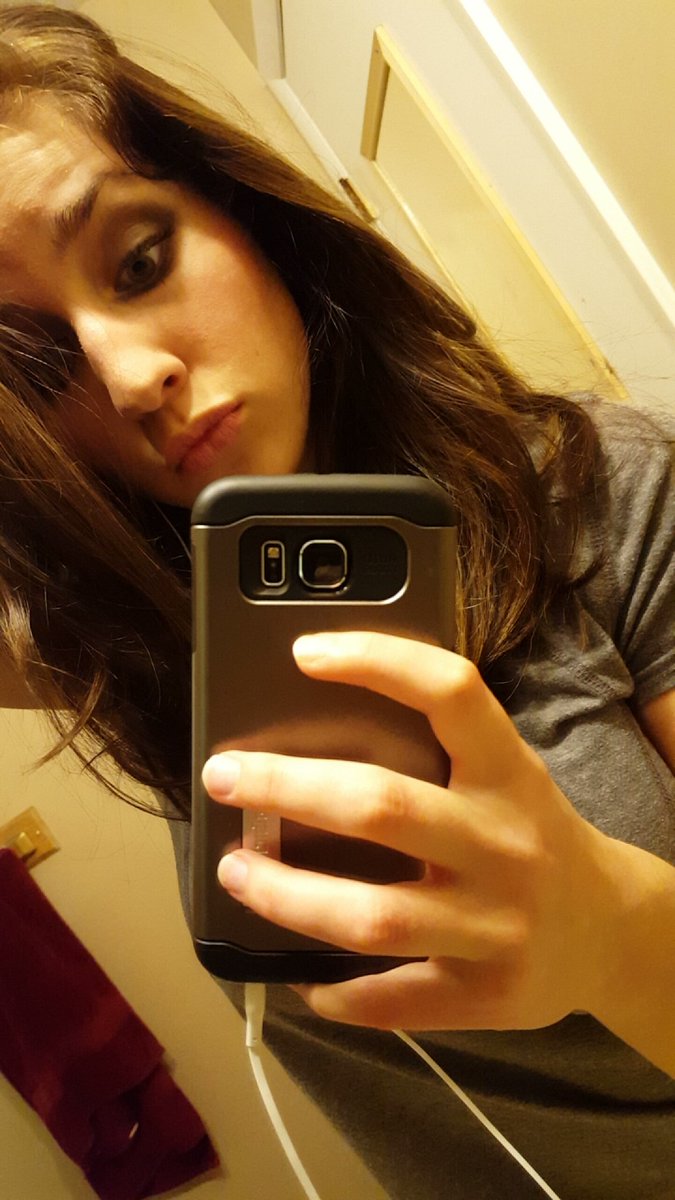 CrazyBrittt's tweet photo. My mom would kill me if I did my make up this way but I kinda like it..maybe add some red lipstick.. #havingalilfun https://t.co/dFzcqZuygh