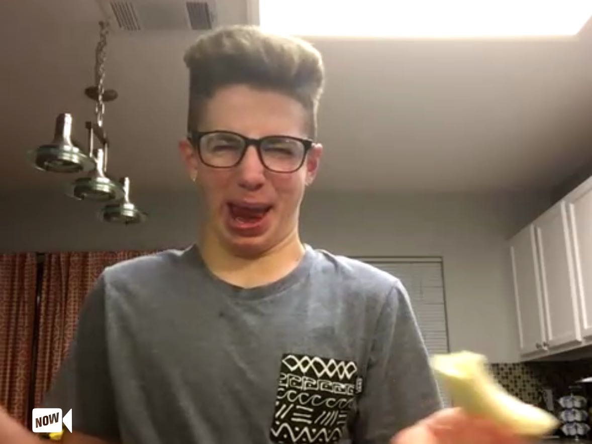 thebaes1528's tweet photo. 🔴 LIVE @bruhitszach on #YouNow - https://t.co/JjW4wHDBNT https://t.co/zstDzGefnM
