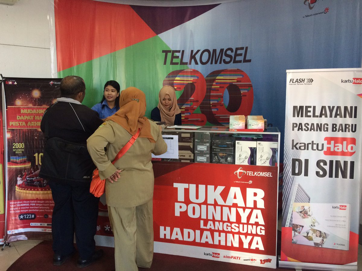 Soloop_Bkl's tweet image. Isi pulsa di Kasir&amp;amp;Tukarkan TelkomselPOIN dgn Souvenir di GraPARI Telkomsel, Jln Kapten Tandean Km 6,5 #LoopCorner1