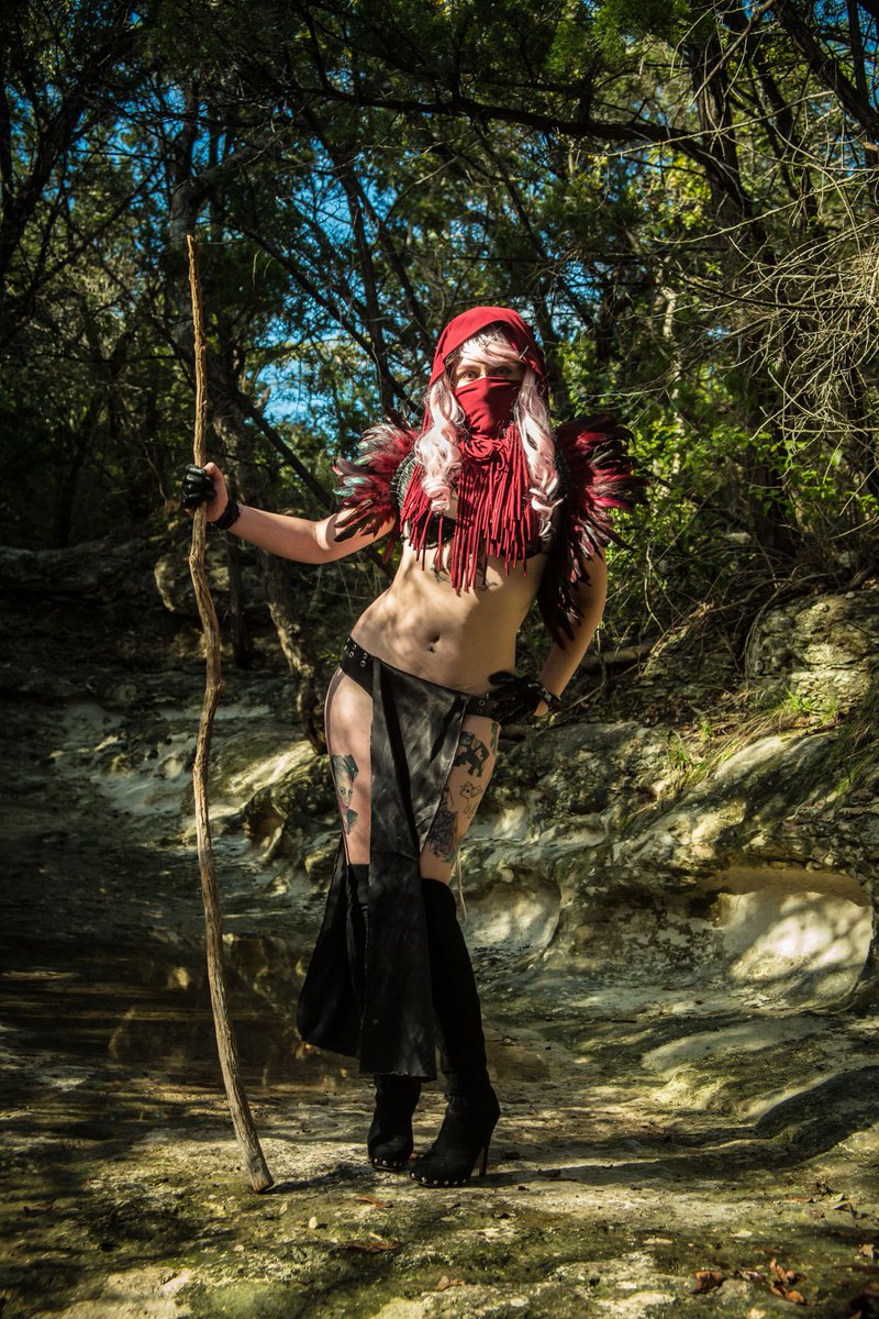 RaenAria's tweet photo. A self made character I threw together from random pieces in my closet. #rogue #random #selfmadecharacter https://t.co/nf0ayRwmaI