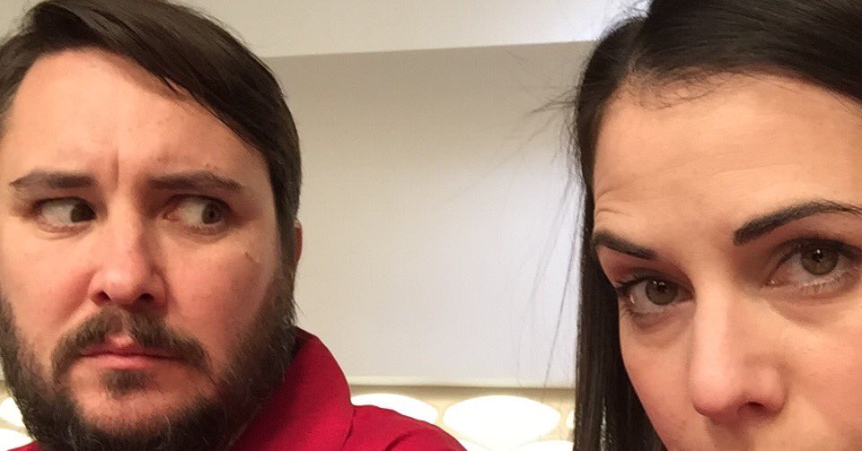 LauraBaileyVO's tweet photo. Getting ready for #NOSURVIVORS on https://t.co/7oJ4jZRJOY
I think the guy next to me is definitely a traitor. https://t.co/vZzeX3rVpy