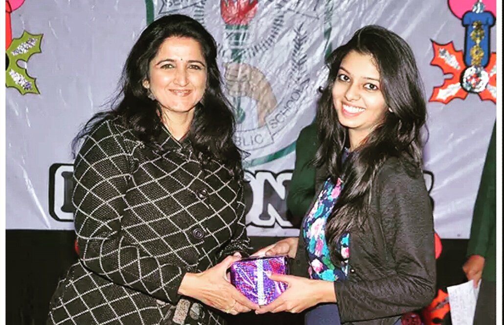AJumbled's tweet photo. Miss Impressionist 💁 #Throwback #DPSUdaipur #Alumni2015 https://t.co/n8k47656xm