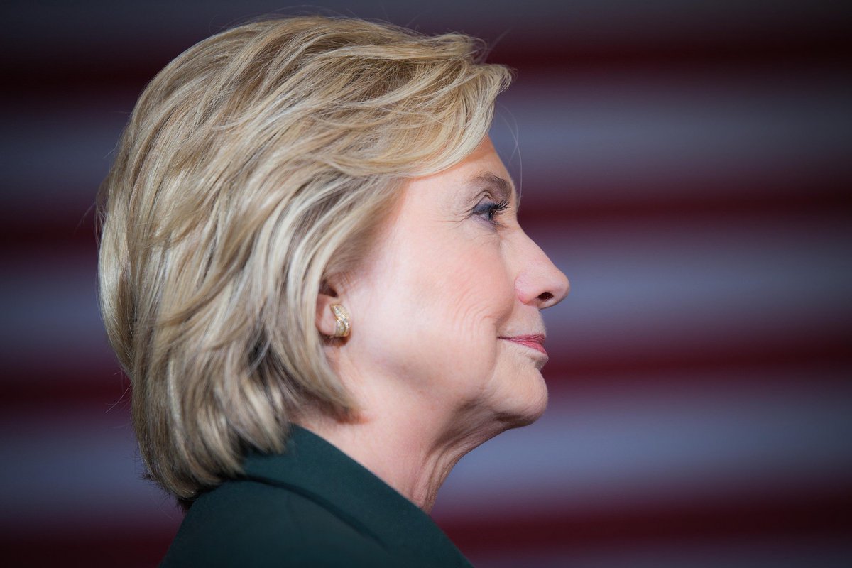 HillaryforIA's tweet image. Presidential. Retweet if you agree. #DemTownHall