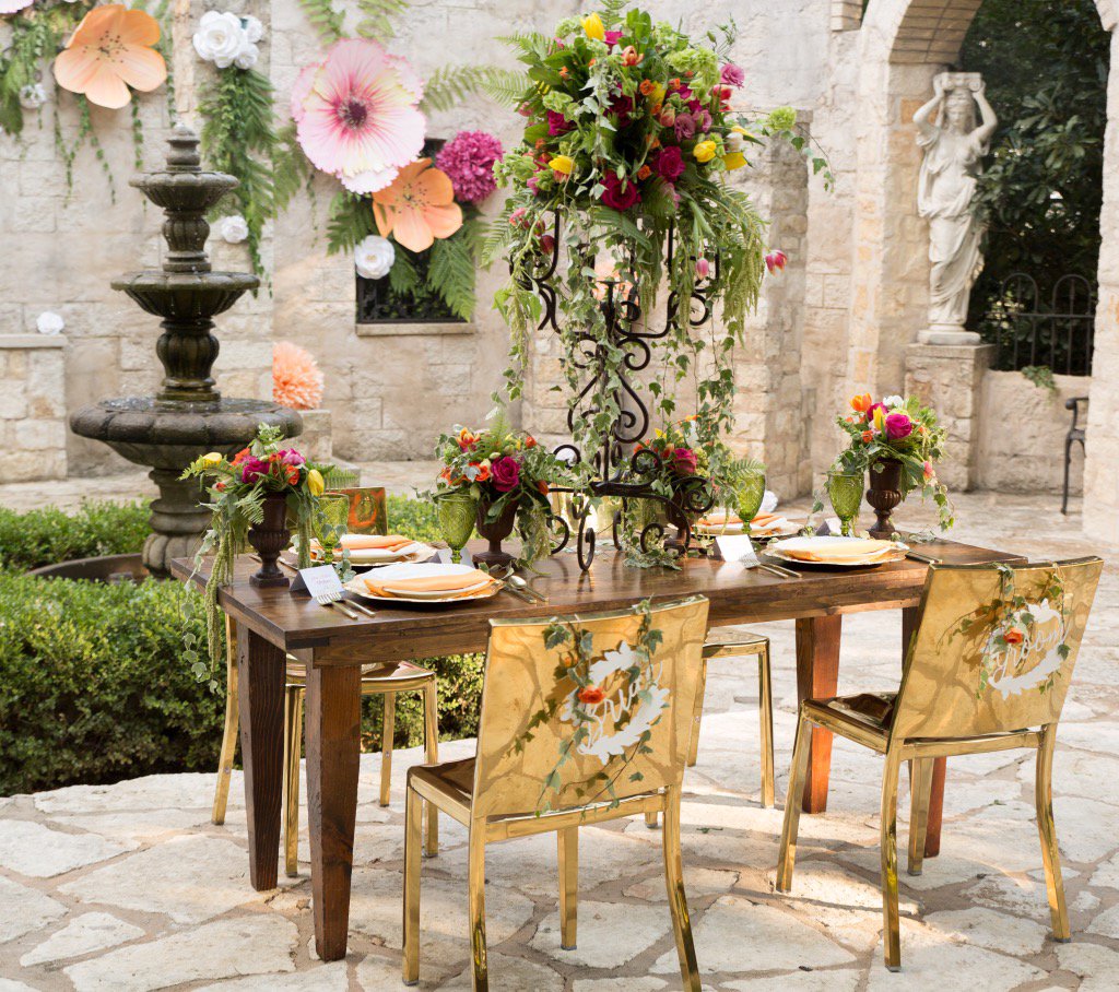 HBengeEvents's tweet image. Slightly obsessed with this shoot. Love how it all came together!! See the full feature in Austin Wedding Style mag.