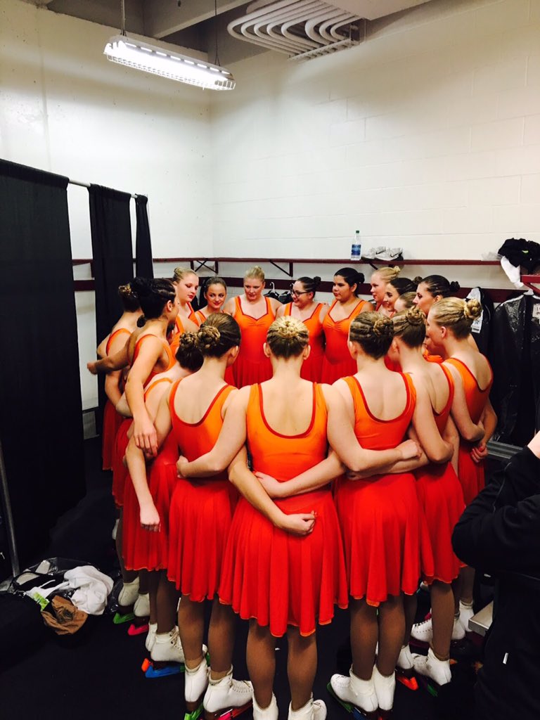 KimmyFenton01's tweet photo. *ATTENTION* tomorrow the metallites take on Portland, OR 🤗🌚⛸ #lightemup #lit https://t.co/CDbcCdeBOb
