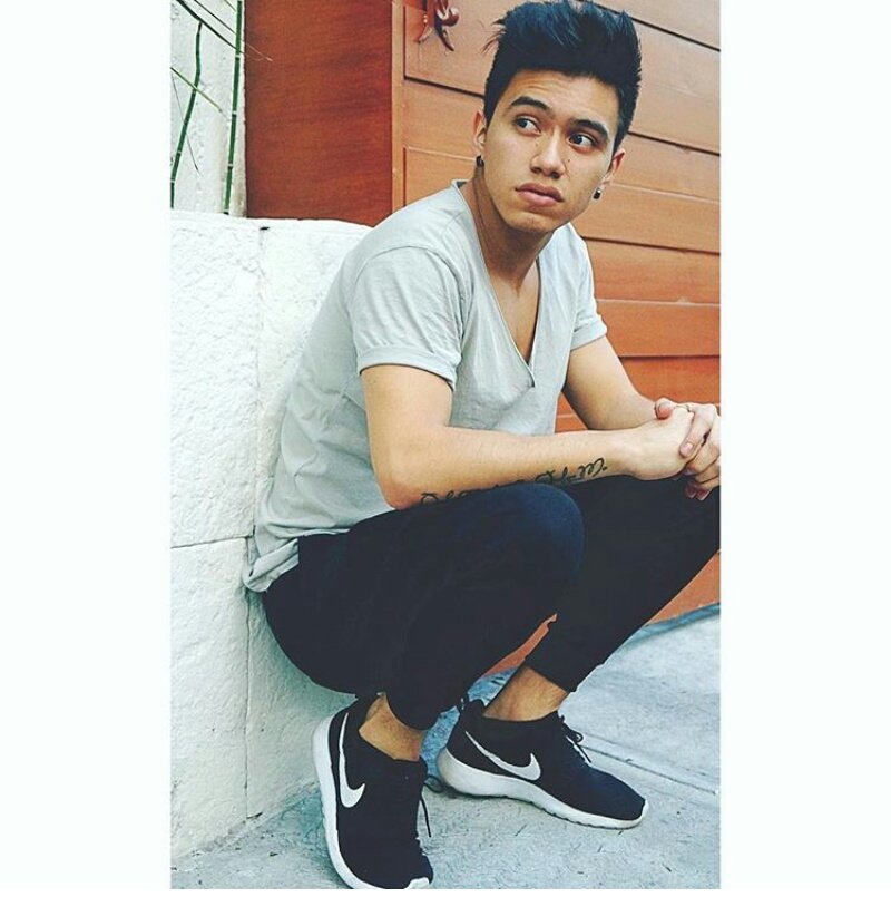 nadiabau_'s tweet photo. El, mi bailarín fav. 😍👌  @eduar_garr ❤ “Mamer"💪❤
Sigueme 🙏 https://t.co/X54PZAHHDm