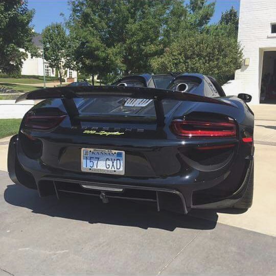 OnlyCarrera's tweet photo. Neat. Only $1 million.
#Porsche918 #weissach #kansascars https://t.co/AQnoFkPLTZ