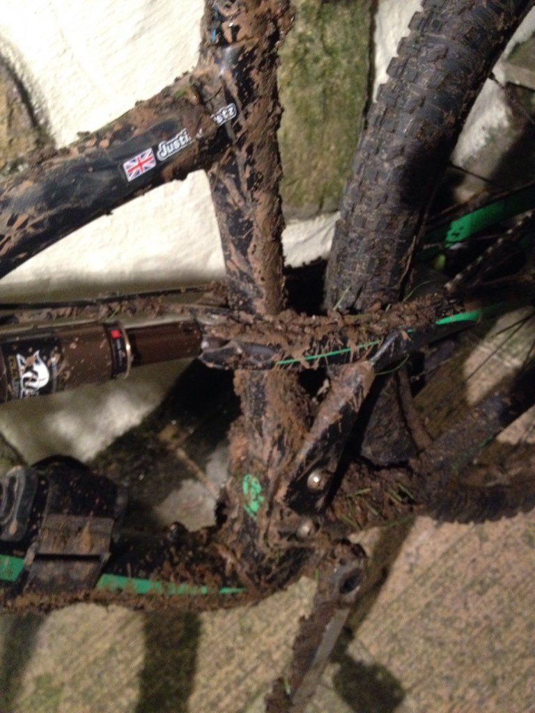 mtbgenie's tweet photo. @DirtMonkeySpike my hills are getting lower #mudmuncher #mtb #Hibernot https://t.co/z7vpWSldZ5
