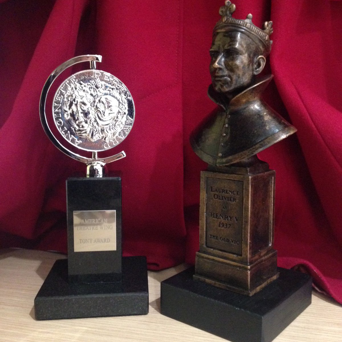 OlivierAwards's tweet photo. When Larry met Tony. https://t.co/jhzDGVZim9