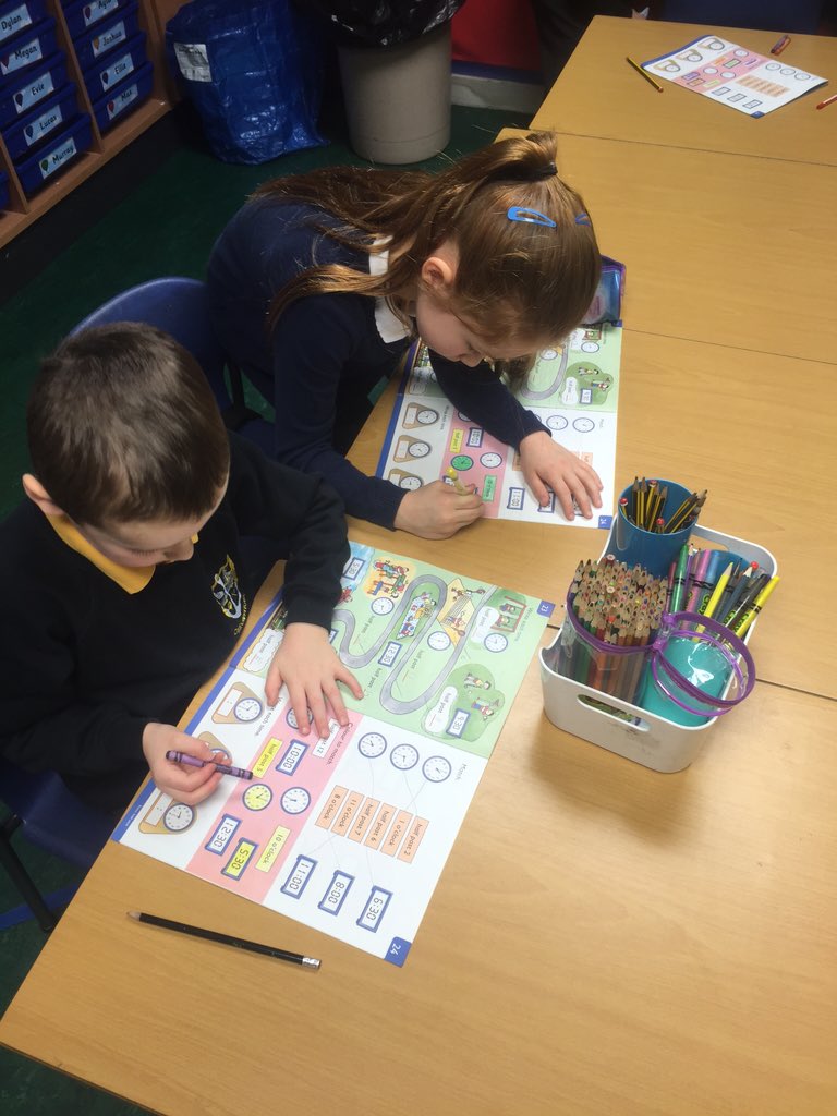 P2carronshore's tweet image. What&apos;s the time Mr Wolf?  ⏰ #P2B #carousellearning #fun