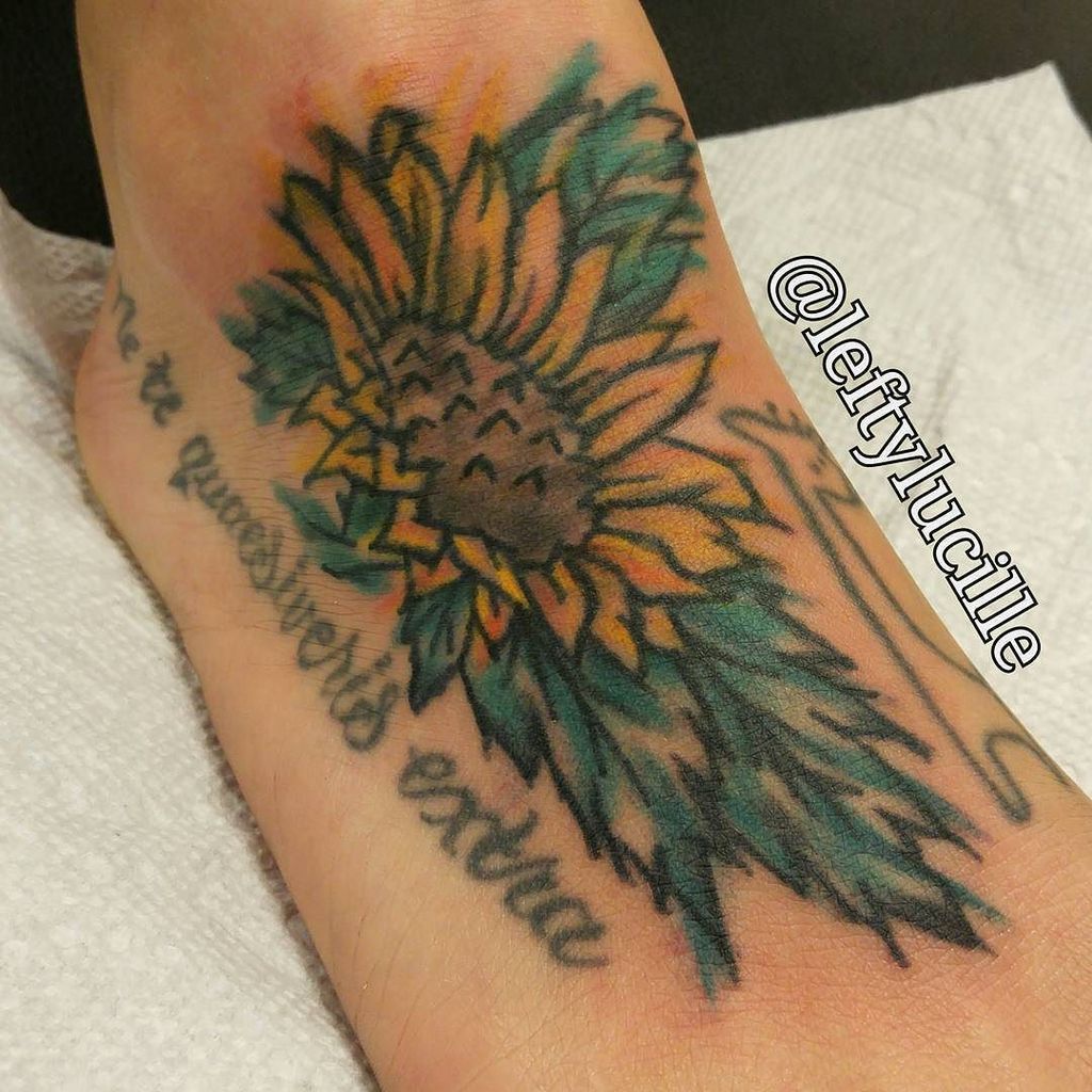 LeftyLucille's tweet photo. #sketchy #ink & #watercolor #sunflower #foottattoo
#AlbanyNY #TroyNY #enjoytroy #Schenect… https://t.co/WTrynhBshT https://t.co/5P6BQREGqr