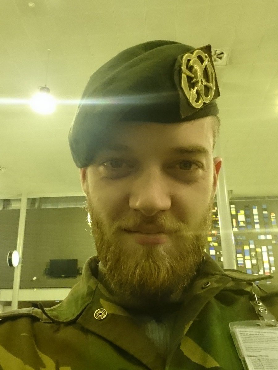 siepjj's tweet photo. Wachten op Eindhoven, straks vliegen naar #Hongarije https://t.co/BdowHVAM72