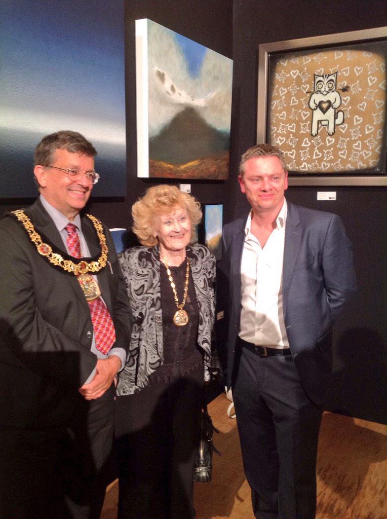 Photo moment #Artist Mark Paul Perry with the Mayor &amp; the Mayor s of #TunbridgeWells at the 2015 SEEART Fair #art