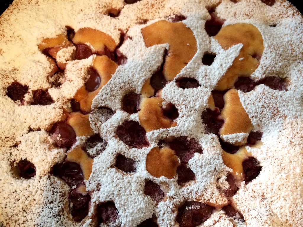 StephvandeSandt's tweet photo. Heute #ibi_bbk Freut euch auf Bobs Recherchen #DieDrei??? bei Tante Mathildas #Kirschkuchen &Sex on the #RockyBeach https://t.co/8JBd4mJ51K