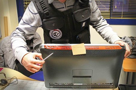 RÃ©sultat de recherche d'images pour "Perquisition saisie d'ordinateurs images"