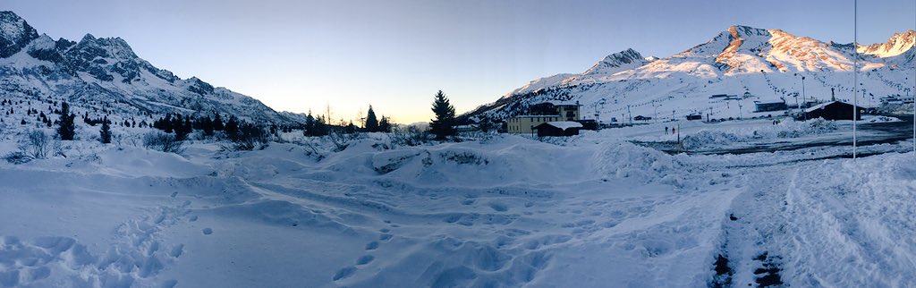 veronicabigagli's tweet photo. e anche quest anno, mi rilasso #sciando per una settimana .. πΏβ· tanta neve e un #sole βοΈ che spacca le pietre βοΈππ€ https://t.co/NpGdNd7ju5