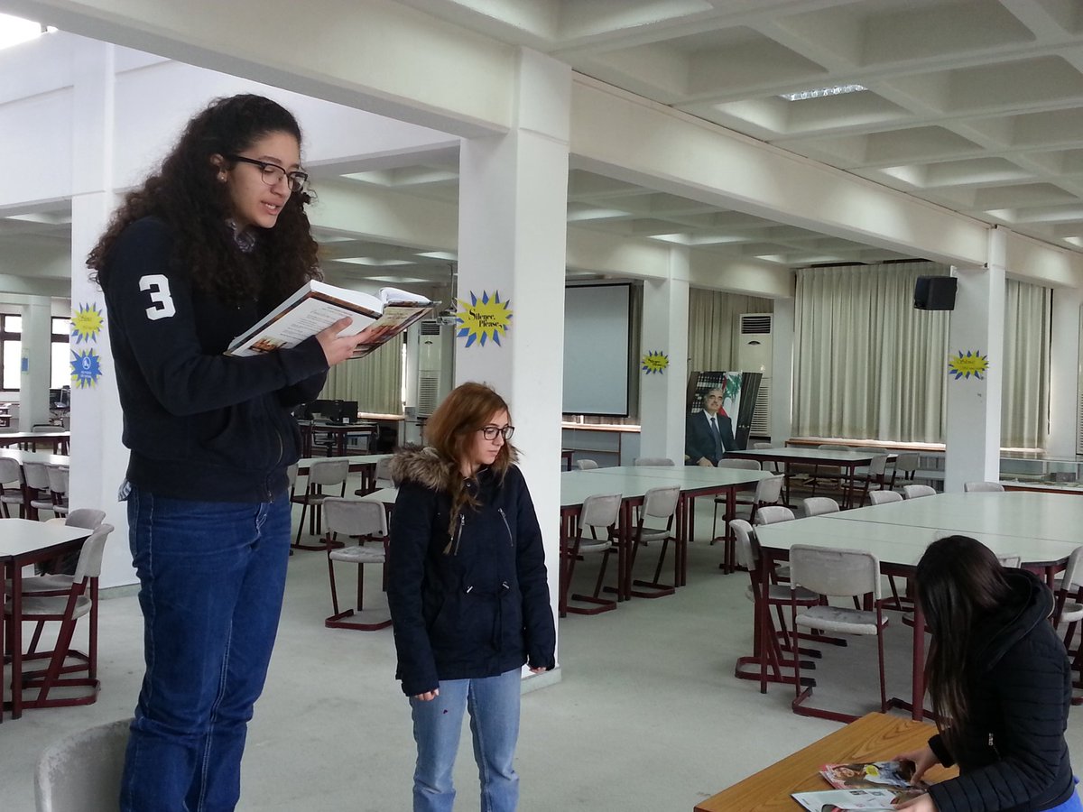 NSinjab's tweet photo. @RHHS_EngDept SE2 H students impersonatnh the mood in #shakespeare #sonnet29 "When in disgrace with fortune.." https://t.co/hjL6lL3nT7