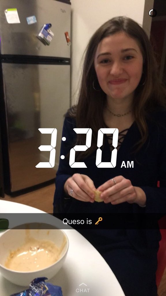 totalnatmatmove's tweet photo. Queso is obviously key #3:20 https://t.co/r2yEr5yfzd