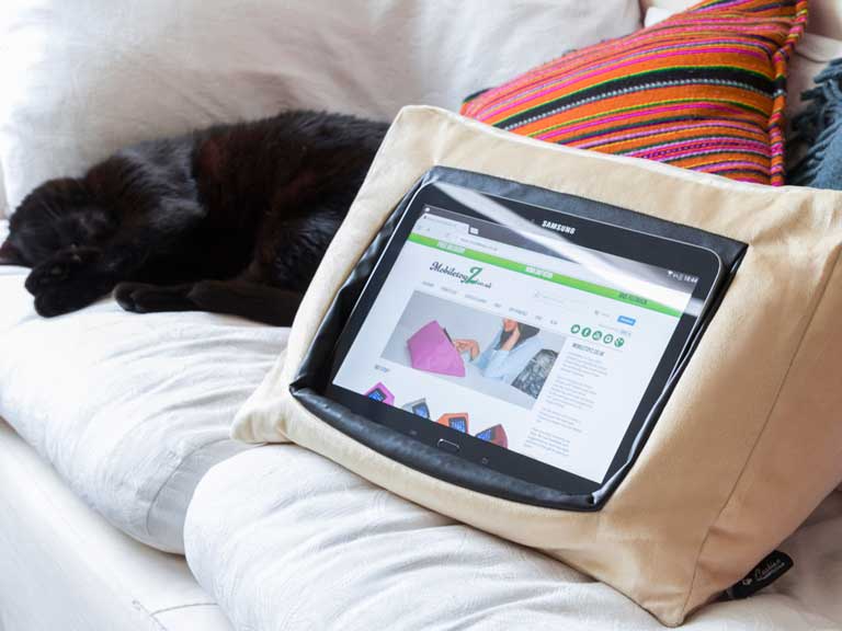 SagaUK's tweet photo. Follow &amp; RT to #Win an iPad Cushion Pillow Stand Holder worth £25! T&amp;Cs https://t.co/vPQuQvWJTv 2 winners 02/02 https://t.co/fRtI0w4U3b