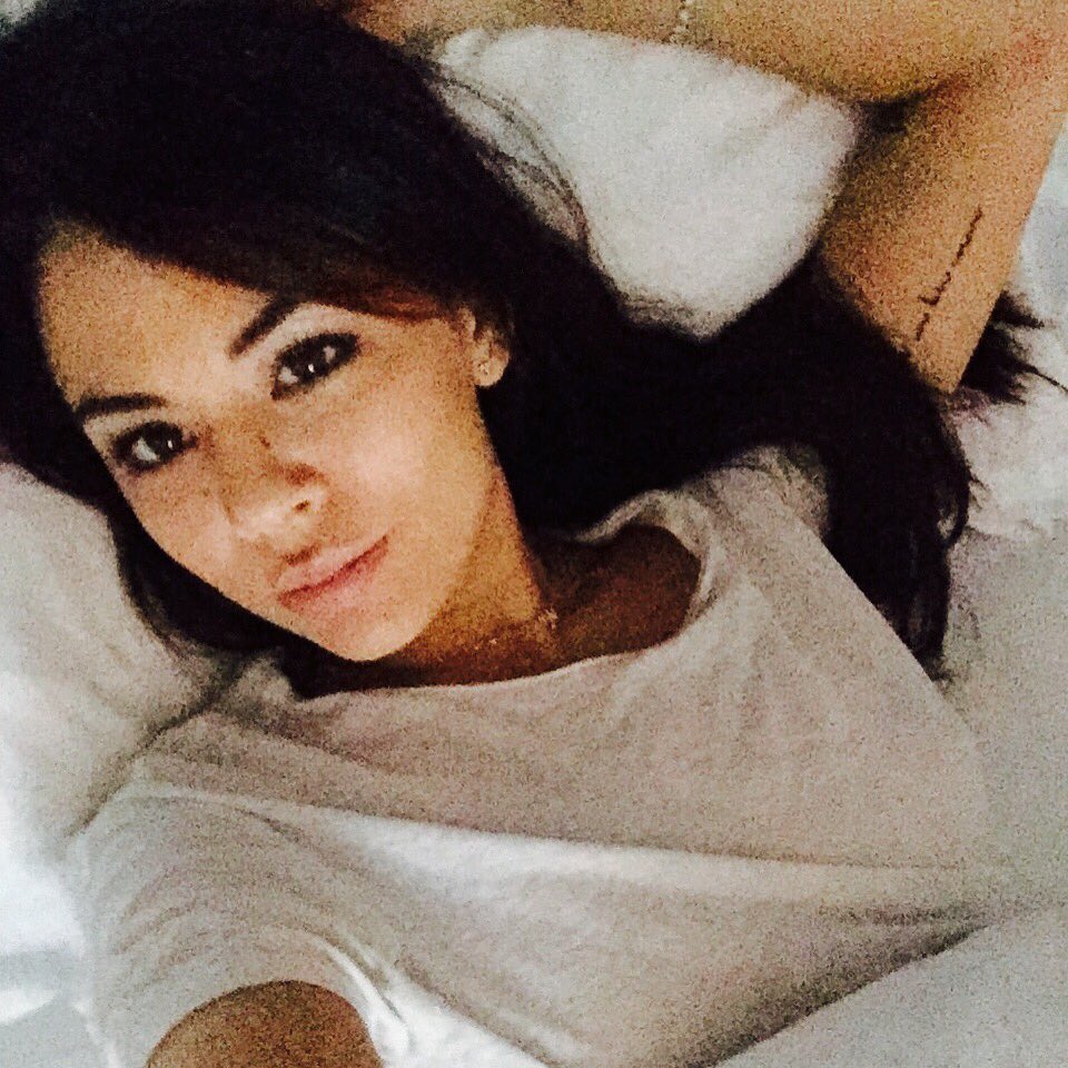 JanelParrish's tweet photo. So long, Paris! I loved meeting all of you at #kas3 ❤️ thank you for your love! See you next time...je t'aime!! https://t.co/QfLgaDOwKU