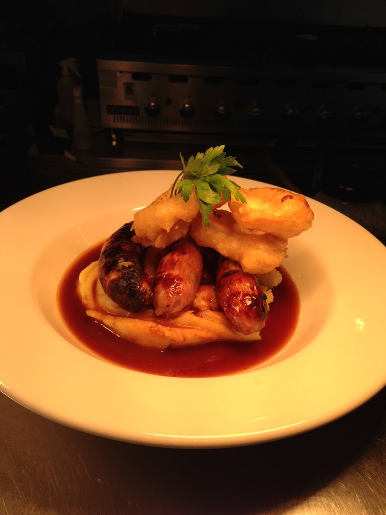 mintbanstead's tweet image. Trainee Main Line chef Dan produced some fab looking food last night!! 😍