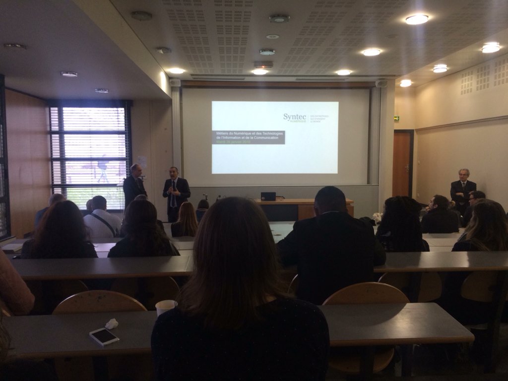 SViez_Devoteam's tweet photo. En live du #JEMNUM à @univ_paris13 organisé par @syntecnumerique @talentsdunum Discours fort & motivant de @Guy_mm https://t.co/64j3T6KP7K