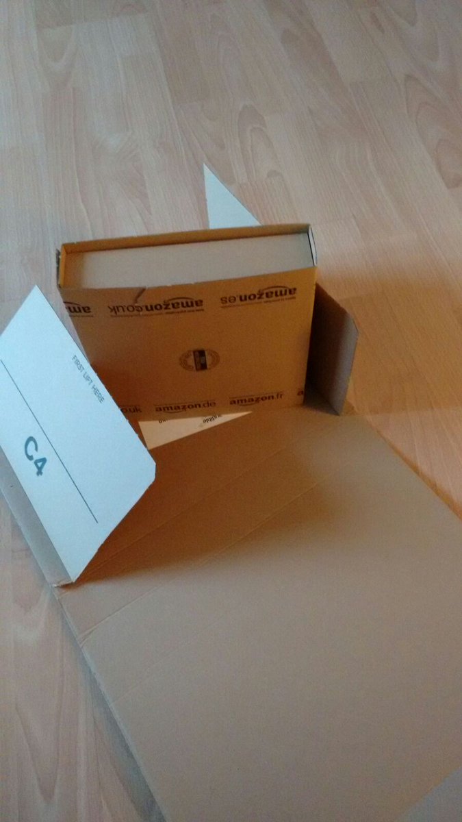 NyaCookie's tweet image. Gestern Final Fantasy Type Zero bestellt. Kam heute an, aber irgendwas ist komisch..

#Amazon #FinalFantasyTypeZero