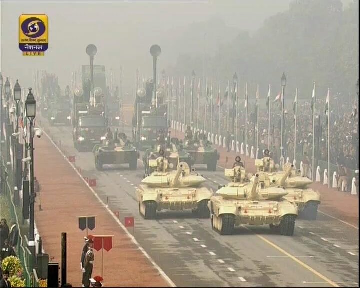 RaghvendraLive's tweet image. राजपथ पर दिखा राष्ट्रभक्ति का अदभुत नजारा। सैन्य शक्ति का प्रदर्शन। दुनिया को दिखा भारत का दम। #RepublicDayParade