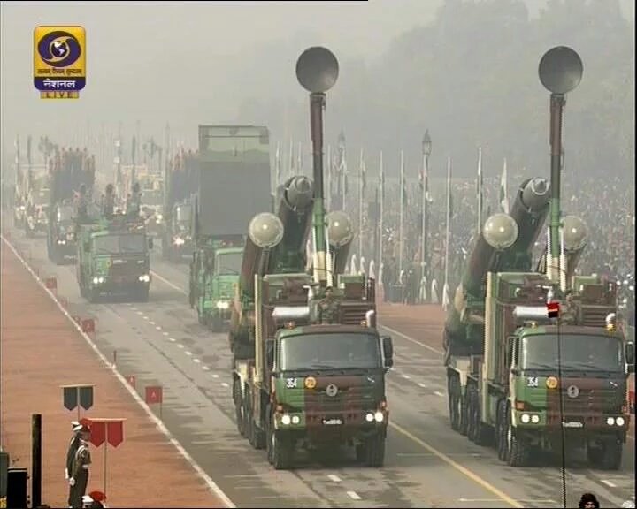 RaghvendraLive's tweet image. राजपथ पर दिखा राष्ट्रभक्ति का अदभुत नजारा। सैन्य शक्ति का प्रदर्शन। दुनिया को दिखा भारत का दम। #RepublicDayParade