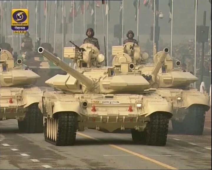 RaghvendraLive's tweet image. राजपथ पर दिखा राष्ट्रभक्ति का अदभुत नजारा। सैन्य शक्ति का प्रदर्शन। दुनिया को दिखा भारत का दम। #RepublicDayParade