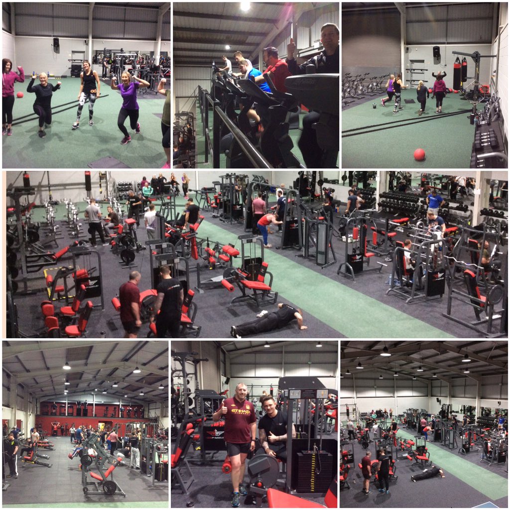 S20Physique's tweet photo. Open weekend down at @S20Physique. Take advantage of free to to join January..! #s20physique https://t.co/R4XFpkAvFp