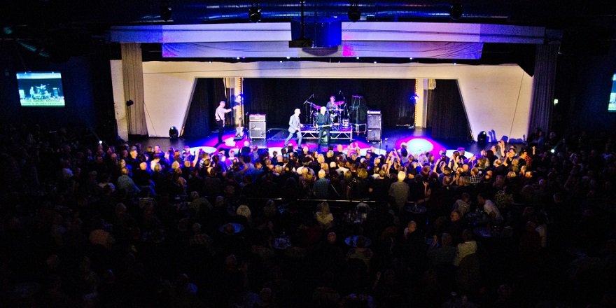 BigWeekenders's tweet photo. Amazing shots to come from the GB Rock & Blues Fest 2016 all this week! Thanks to @Punkrocksal for these! #GBRB https://t.co/0lxXOXs6TJ