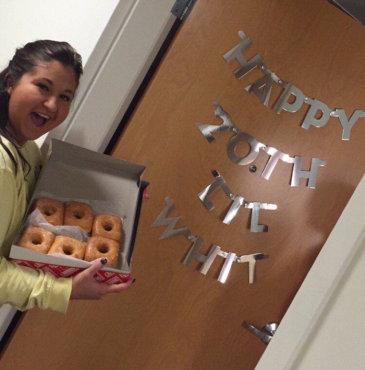 aryntrichey's tweet photo. Everyone wish my sweet, beautiful #LILWHIT a happy birthday!🍩🎈 @whitneeeyr https://t.co/fI4hYmtPCP