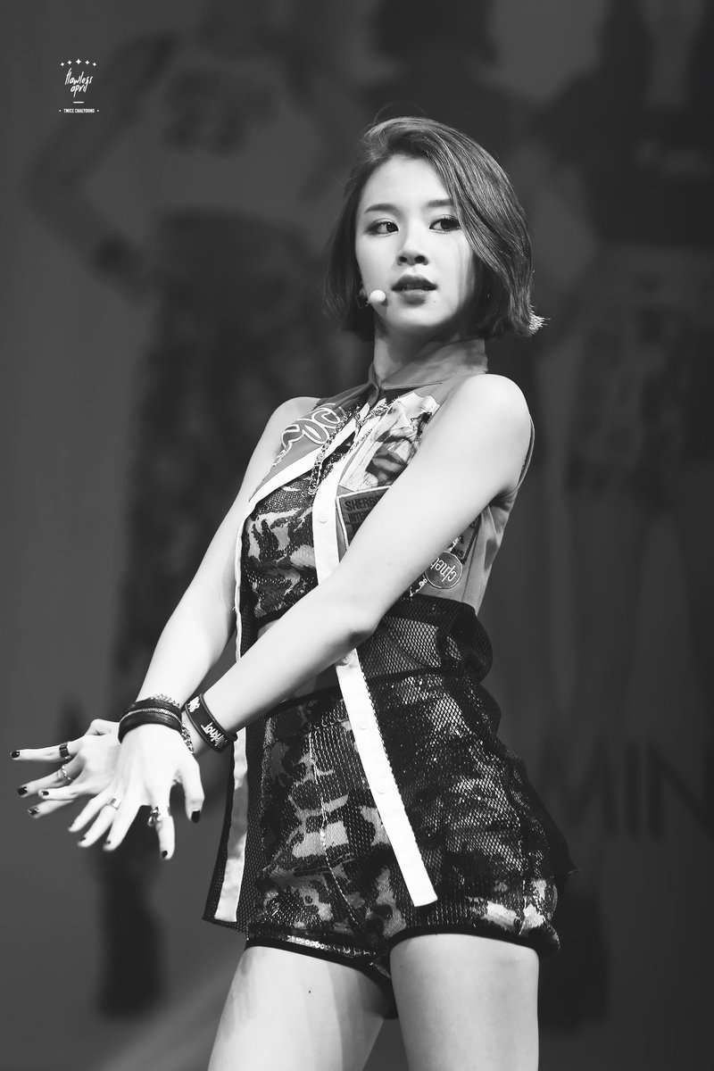 데뷔부터 지금까지 넘나 바쁘게 달려온 트와이스 멤버들 그리고 채영이 넘 수고했어! 😙 데뷔 100일 축하합니다👏👏👏👏👏 
#TWICE #채영 #TWICE100days