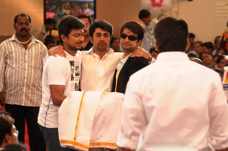 ActorVibu's tweet photo. Haha, Nostalgic 😂 #OkOk

@Udhaystalin @iamsanthanam @ihansika @rajeshmdirector https://t.co/rU19ZUta6g