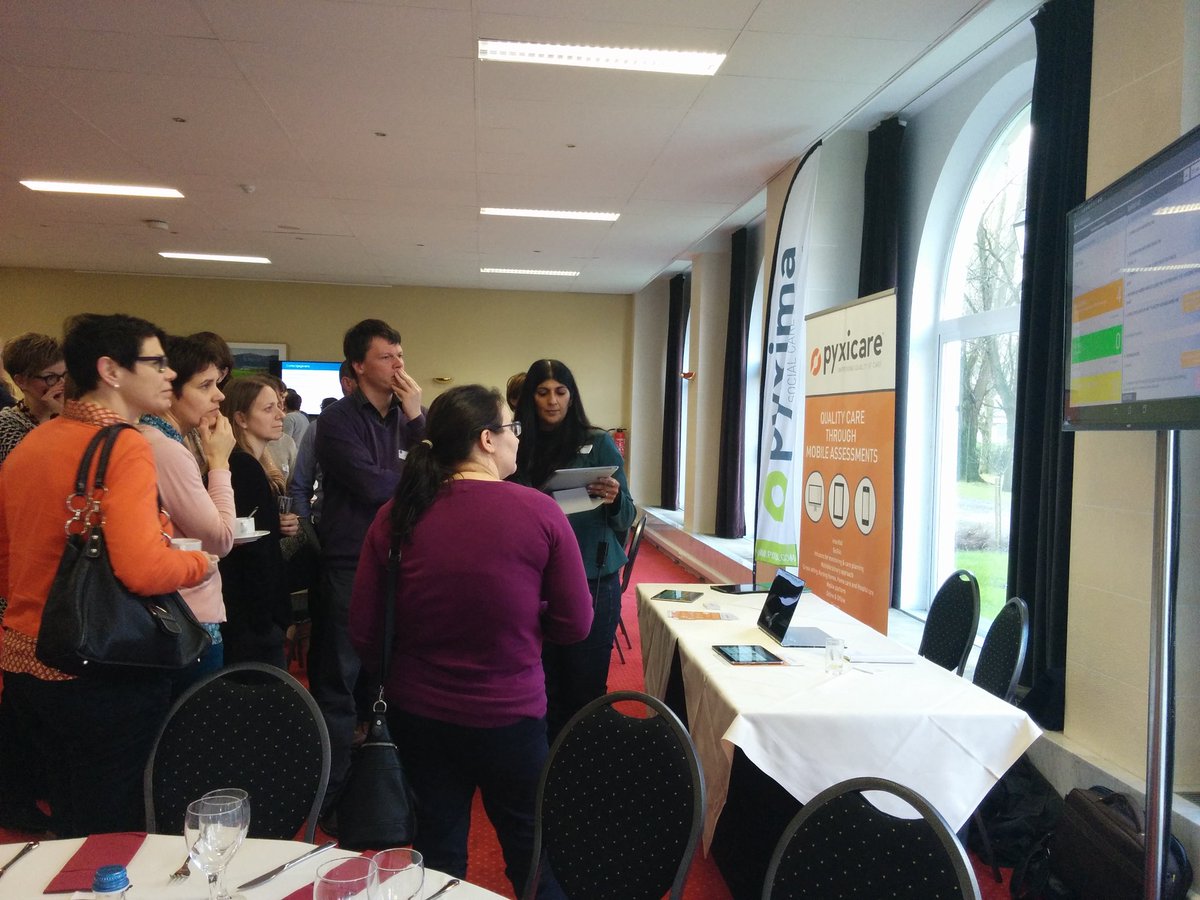 Kiran demonstreert <a href="/Pyxicare/">Pyxicare</a> op de @ZorgnetIcuro studiedag #belraileren