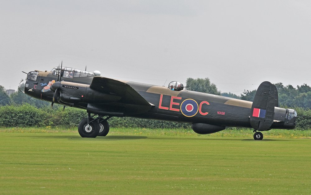 AirFramesImagin's tweet photo. "Just Jane" - East Kirkby https://t.co/hxauKzzEVr