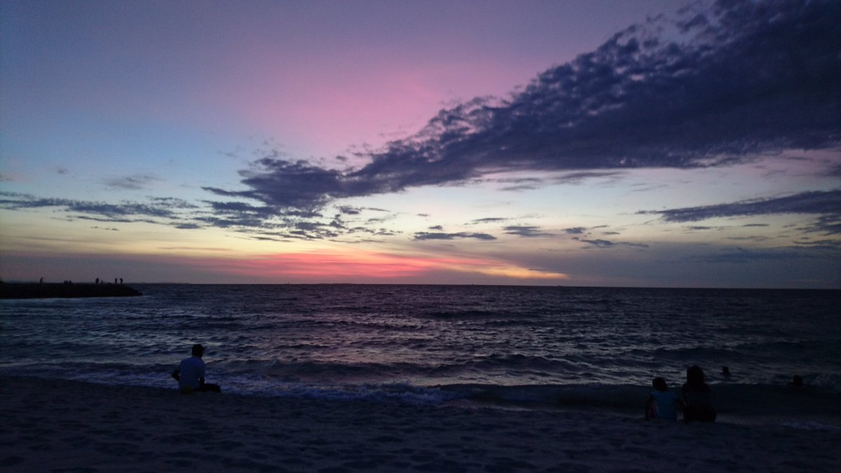 sandrasmith189's tweet photo. Beautiful sunset 😍 https://t.co/PizvhVRUCF