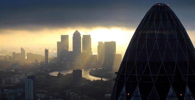 GillesHerard's tweet photo. City workers 'face disappointment' despite bonus hopes #london #payreward… https://t.co/AHiLsnX6xF https://t.co/PNO5OM1T1f
