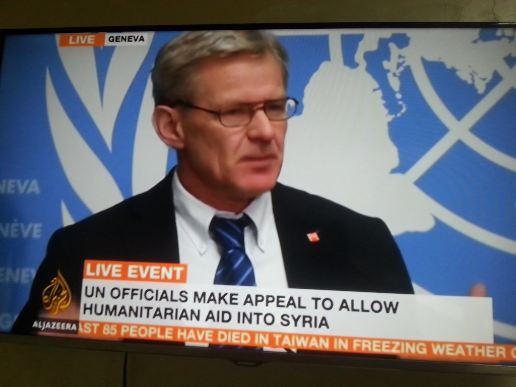 flyktninghjelp's tweet photo. - Vi kan nå alle beleirede områder i #Syria på få dager om menn med militær og politisk makt gir oss lov. https://t.co/fBR2XAlHXp